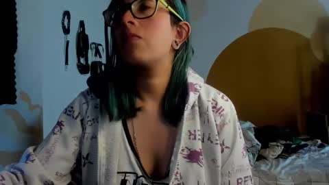 Snapshot of waningrosee chatting on 01/04/25, 02:25 Waningrose Lu online show from 01/04/25, 02:25