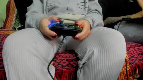 Snapshot of waningrosee chatting on 02/12/25, 02:35 Waningrose Lu online show from 02/12/25, 02:35