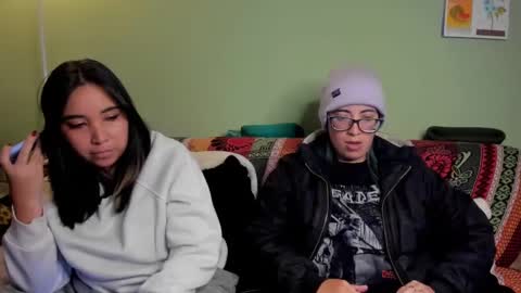 Snapshot of waningrosee chatting on 02/16/25, 02:42 Waningrose Lu online show from 02/16/25, 02:42