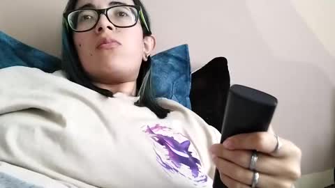 Snapshot of waningrosee chatting on 03/04/25, 06:50 Waningrose Lu online show from 03/04/25, 06:50