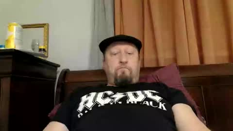 wantstoperform online show from 01/11/25, 01:59