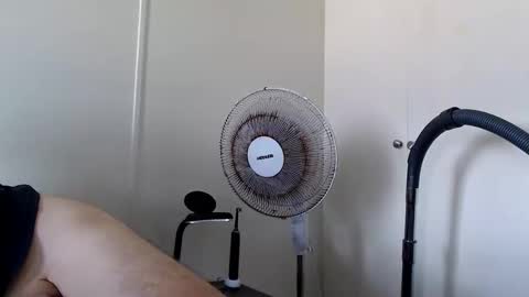 Snapshot of wantsum2night chatting on 01/05/25, 12:52 wants online show from 01/05/25, 12:52