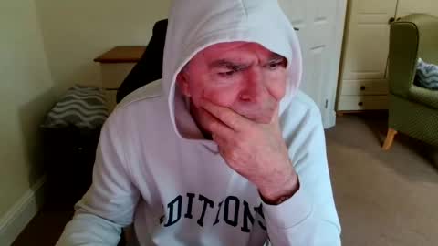 wanttobefree22 online show from 10/22/25, 08:36