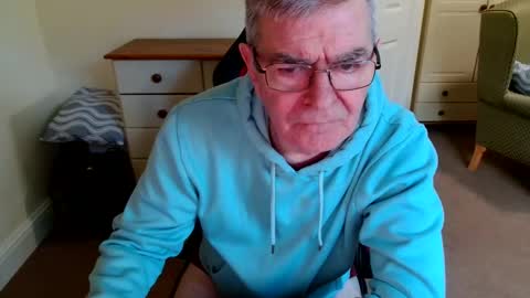 wanttobefree22 online show from 10/25/25, 01:07