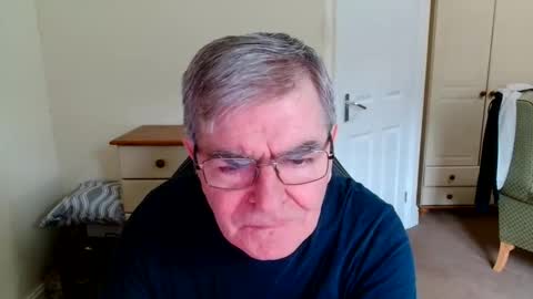 wanttobefree90 online show from 04/06/26, 09:21