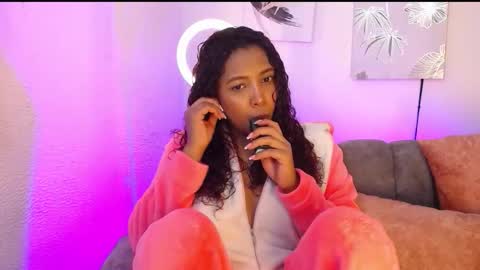 Snapshot of warisgoddes chatting on 02/06/26, 09:12 EMILY online show from 02/06/26, 09:12