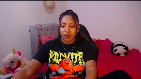 Snapshot of warisgoddes chatting on 02/19/26, 12:50 EMILY online show from 02/19/26, 12:50