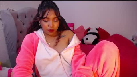 Snapshot of warisgoddes chatting on 03/10/26, 05:34 EMILY online show from 03/10/26, 05:34