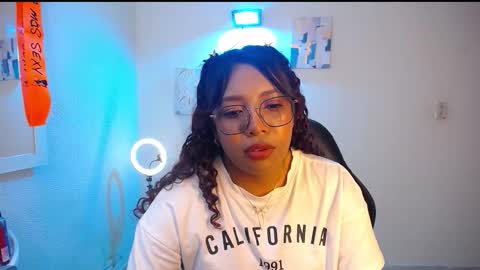 Snapshot of warisgoddes chatting on 03/22/26, 02:48 EMILY online show from 03/22/26, 02:48