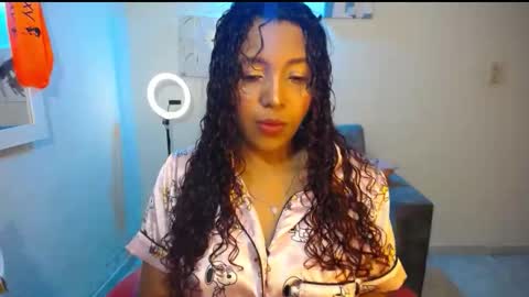 Snapshot of warisgoddes chatting on 04/06/26, 11:00 EMILY online show from 04/06/26, 11:00