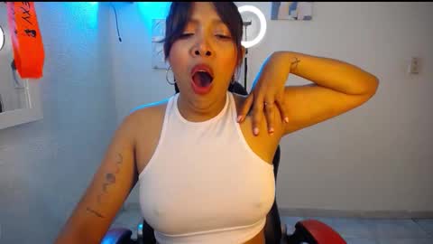 Snapshot of warisgoddes chatting on 04/10/26, 08:52 EMILY online show from 04/10/26, 08:52