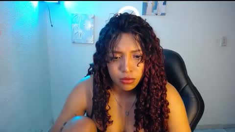 Snapshot of warisgoddes chatting on 04/11/26, 02:27 EMILY online show from 04/11/26, 02:27