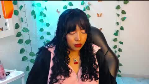 Snapshot of warisgoddes chatting on 06/29/26, 04:51 EMILY online show from 06/29/26, 04:51