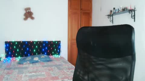 warrior_xena online show from 01/11/25, 09:25