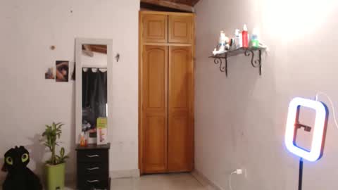 warrior_xena online show from 10/14/25, 11:38