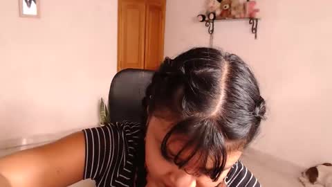 warrior_xena online show from 12/04/25, 07:00