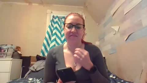 Snapshot of warwhore24 chatting on 12/27/24, 10:37 warwhore24 online show from 12/27/24, 10:37