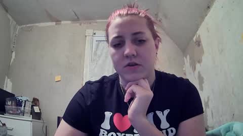 Snapshot of warwhore24 chatting on 01/27/25, 12:33 warwhore24 online show from 01/27/25, 12:33