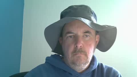 Snapshot of watchmewank40 chatting on 03/10/25, 11:10 Davey online show from 03/10/25, 11:10