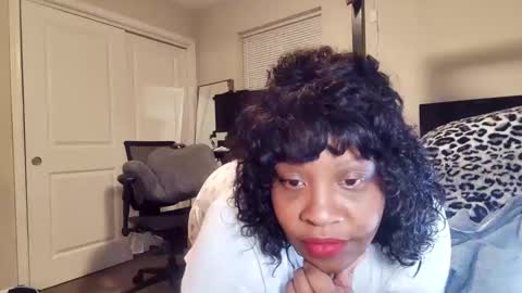 Snapshot of waterfalls69 chatting on 03/26/26, 04:51 LAUREN LUSH online show from 03/26/26, 04:51