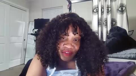 Snapshot of waterfalls69 chatting on 04/06/26, 04:32 LAUREN LUSH online show from 04/06/26, 04:32