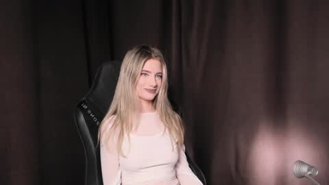 Snapshot of waterfallwoods chatting on 12/28/24, 04:52 waterfallwoods online show from 12/28/24, 04:52