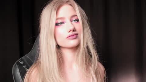 Snapshot of waterfallwoods chatting on 01/22/25, 05:26 waterfallwoods online show from 01/22/25, 05:26