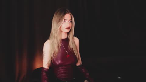 Snapshot of waterfallwoods chatting on 11/11/25, 08:25 waterfallwoods online show from 11/11/25, 08:25