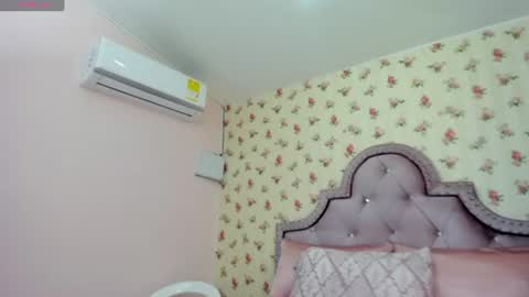 Snapshot of watson_crystal00 chatting on 06/25/26, 01:59 Milf Latina online show from 06/25/26, 01:59