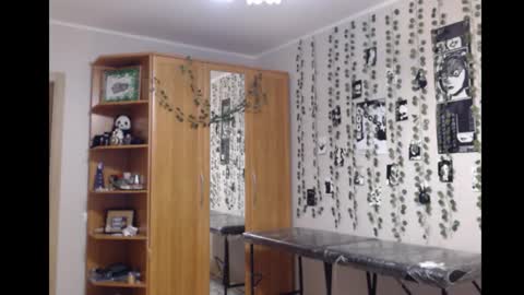 Snapshot of wavy_nights chatting on 11/08/25, 11:36 Mina online show from 11/08/25, 11:36