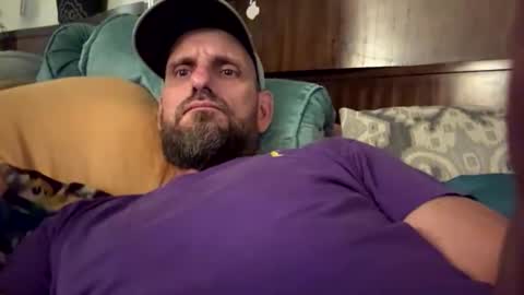 Snapshot of waynedangle chatting on 11/30/25, 06:12 Mike Hunt online show from 11/30/25, 06:12