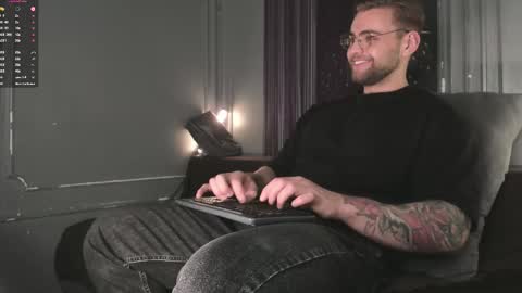 Snapshot of waynemiller_ chatting on 12/18/25, 04:40 Wayne online show from 12/18/25, 04:40