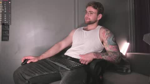 Snapshot of waynemiller_ chatting on 03/07/26, 05:04 Wayne online show from 03/07/26, 05:04