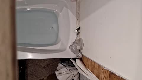 Snapshot of wcnmail24 chatting on 10/05/25, 08:23 wcnmail24 online show from 10/05/25, 08:23