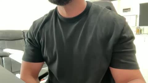 Snapshot of weaponx1 chatting on 01/11/26, 10:26 Weapon X online show from 01/11/26, 10:26