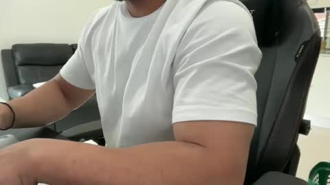 Snapshot of weaponx1 chatting on 01/18/26, 09:40 Weapon X online show from 01/18/26, 09:40