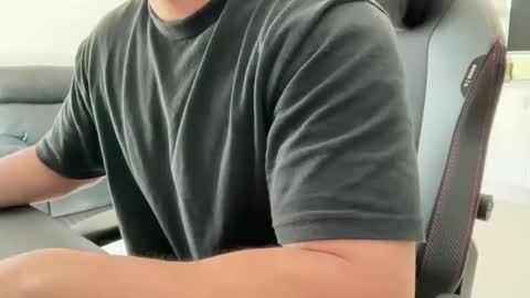 Snapshot of weaponx1 chatting on 04/07/26, 12:44 Weapon X online show from 04/07/26, 12:44