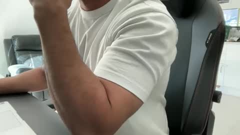 Snapshot of weaponx1 chatting on 04/12/26, 11:21 Weapon X online show from 04/12/26, 11:21