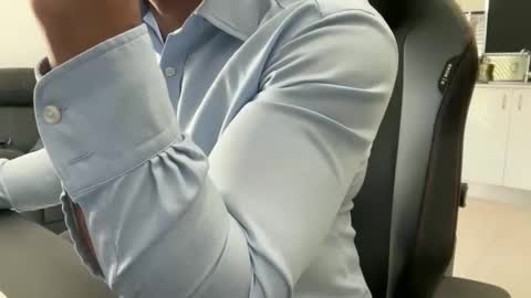 Snapshot of weaponx1 chatting on 04/15/26, 01:56 Weapon X online show from 04/15/26, 01:56