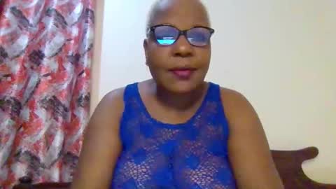 Snapshot of weaverbird25 chatting on 02/11/26, 08:36 weaverbird25 online show from 02/11/26, 08:36