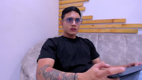 Jhonny Dick  his neighbors. online show from 09/18/25, 08:22