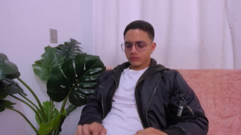 Jhonny Dick  his neighbors. online show from 09/29/25, 07:19