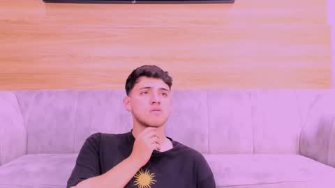 Snapshot of web_gammer_ chatting on 03/05/26, 01:01 Jhonny Dick his neighbors. online show from 03/05/26, 01:01