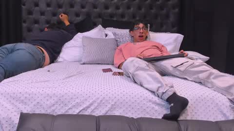 Snapshot of web_gammer_ chatting on 04/21/26, 08:01 Jhonny Dick his neighbors. online show from 04/21/26, 08:01