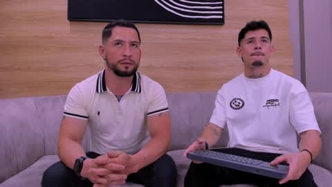 Jhonny Dick  his neighbors. online show from 05/12/26, 01:14