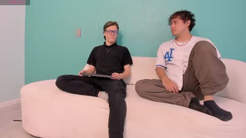 Jhonny Dick  his neighbors. online show from 07/14/26, 02:01