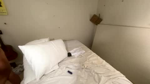 Snapshot of webcameraon chatting on 04/02/26, 07:17 Retainer Forever Solo Album online show from 04/02/26, 07:17