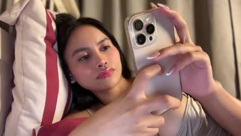 Snapshot of webcammaggie chatting on 10/06/25, 05:43 Maggie online show from 10/06/25, 05:43