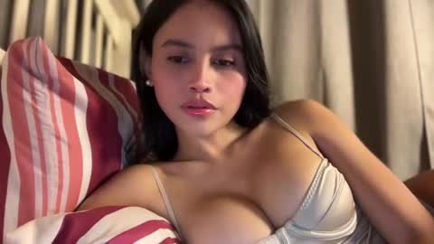 Snapshot of webcammaggie chatting on 10/29/25, 04:42 Maggie online show from 10/29/25, 04:42