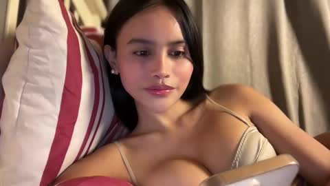 Snapshot of webcammaggie chatting on 11/04/25, 04:06 Maggie online show from 11/04/25, 04:06